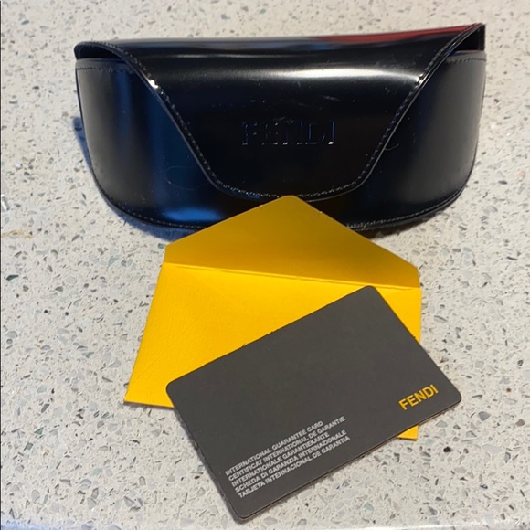 Fendi sunglasses - Picture 8 of 9